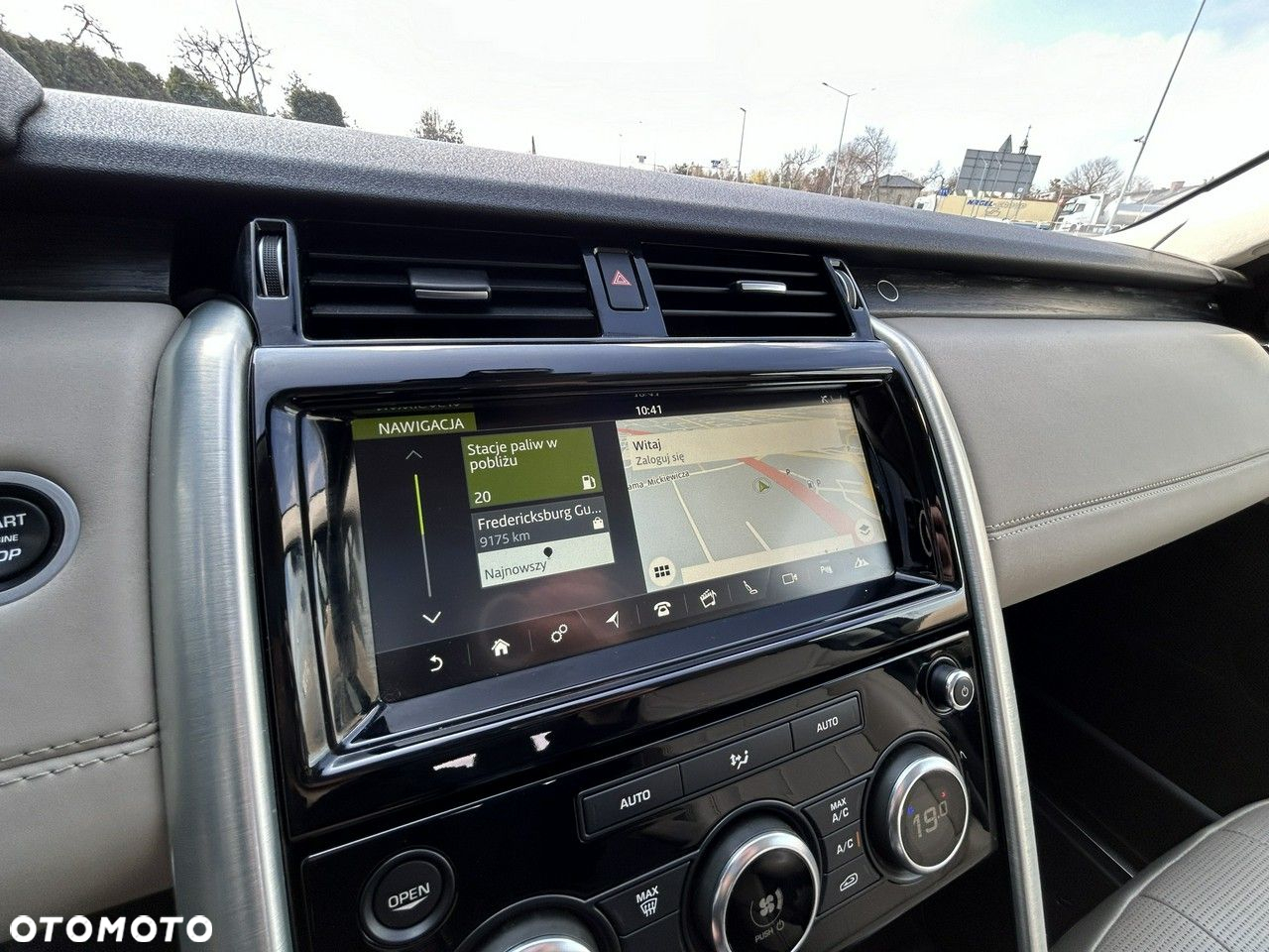 Land Rover Discovery V 3.0 Si6 HSE Luxury - 19