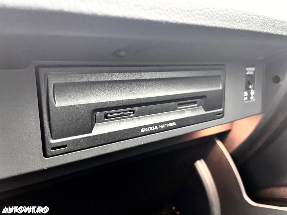 Skoda Superb 2.0 TDI DSG Sportline - 27