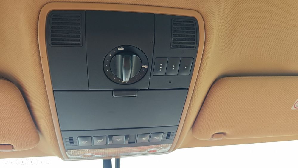 Porsche Cayenne - 40
