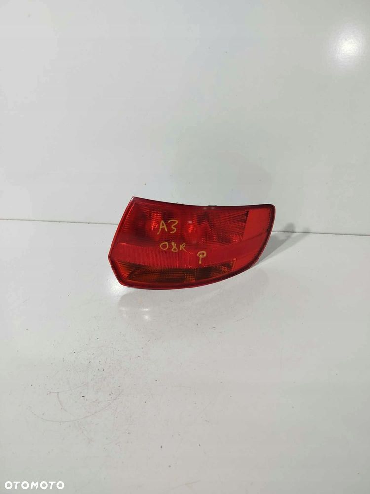 LAMPA PRAWA TYLNA TYŁ AUDI A3 8P 05-08 - 1