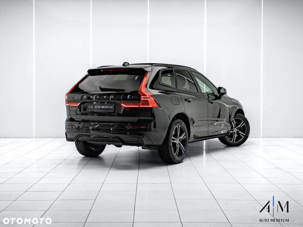 Volvo XC 60 B4 D AWD Plus Dark - 4