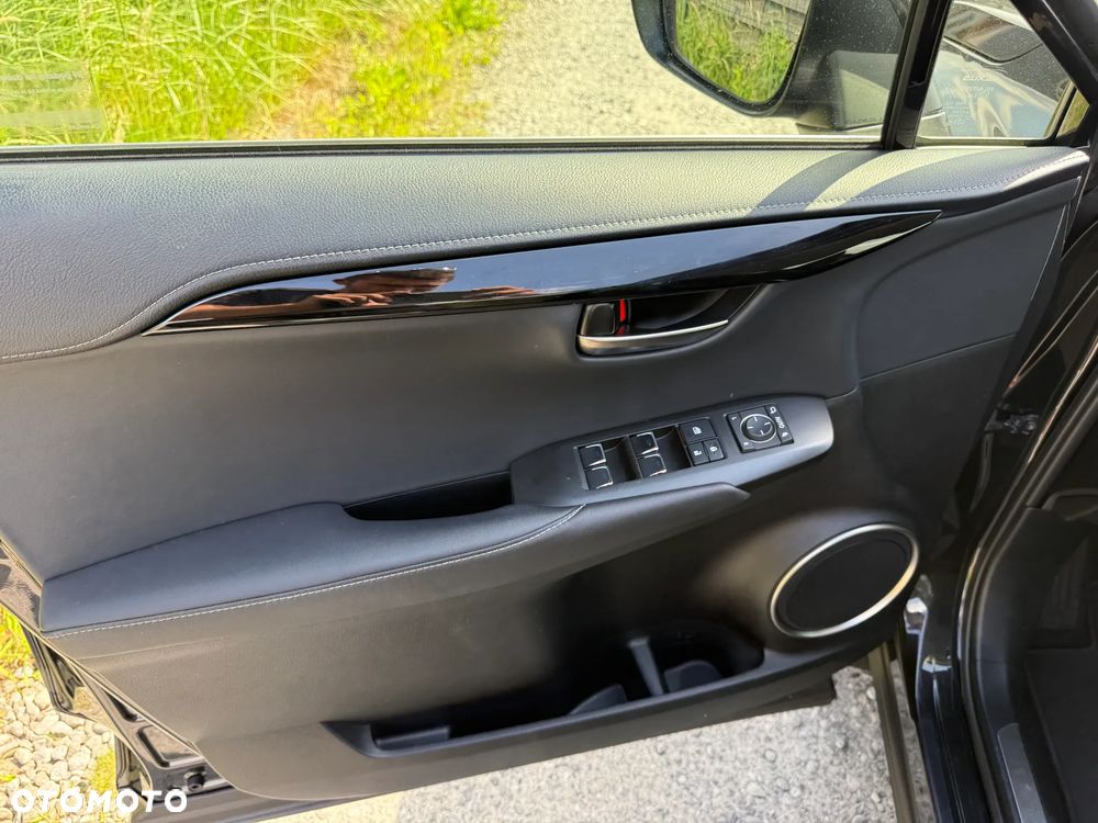 Lexus NX 300h Elegance AWD - 23