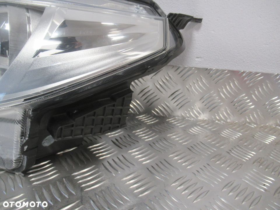 LAMPA PRZEDNIA PRZÓD LEWA SUZUKI VITARA II 2 2015-2018 rok - 10