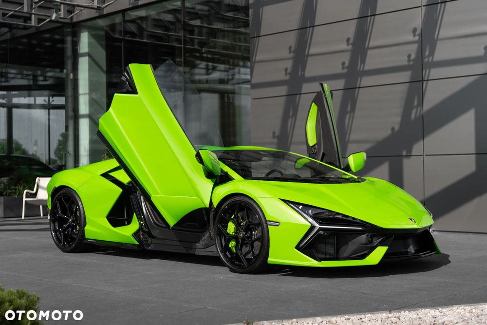 Lamborghini Revuelto - 15