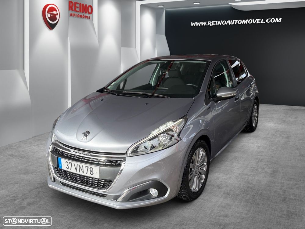 Peugeot 208 1.2 PureTech Signature - 1