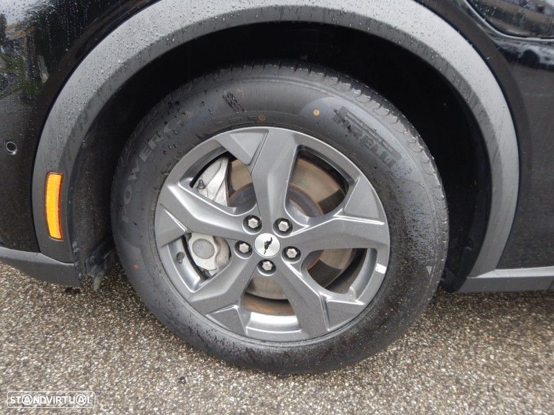 Ford Mustang Mach-E - 15