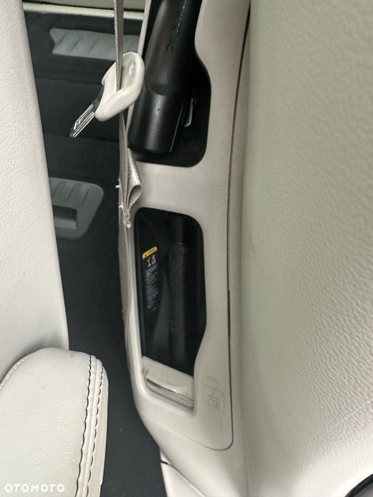 Chrysler Pacifica - 24