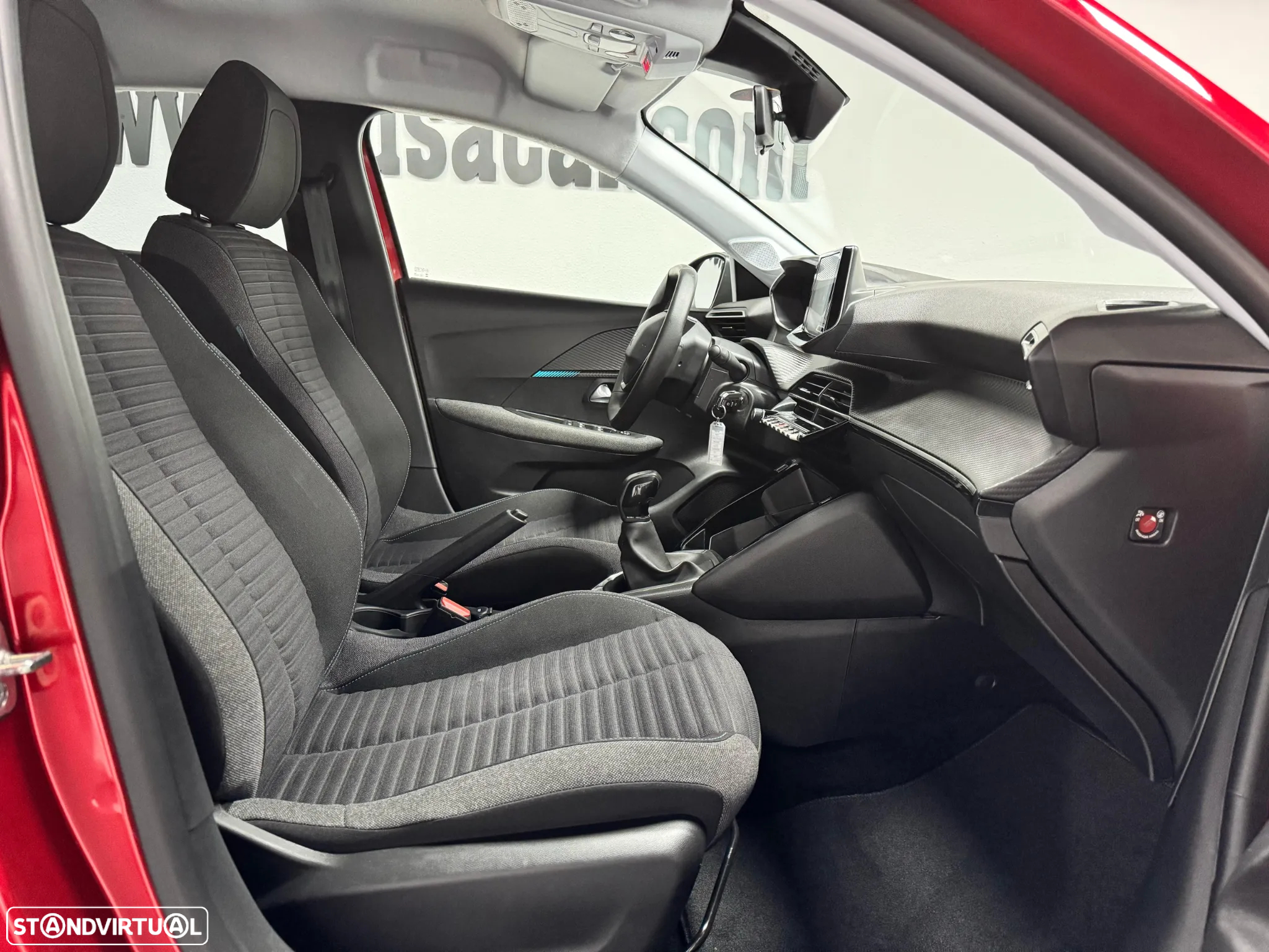 Peugeot 208 1.2 PureTech SE Style - 17