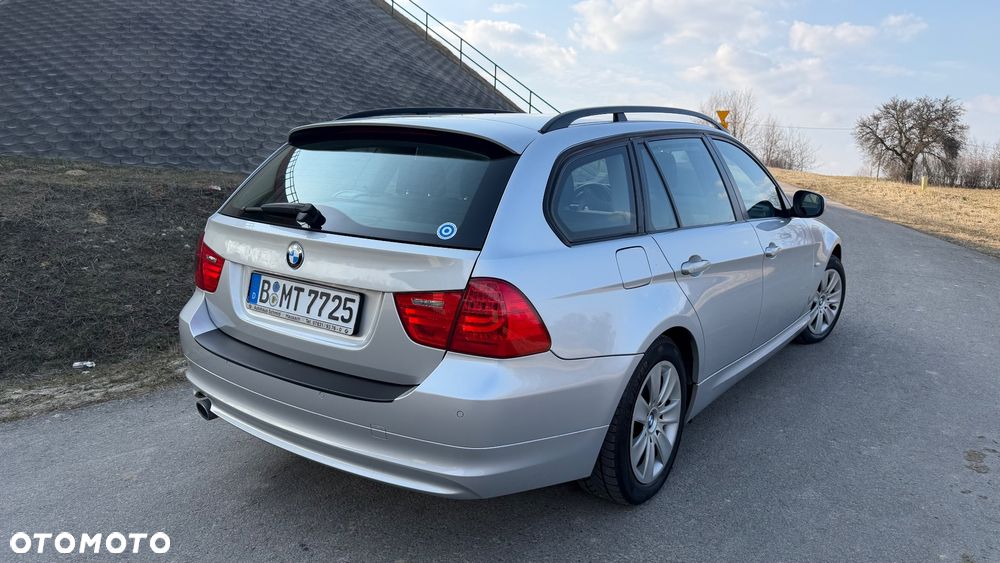 BMW Seria 3 320d xDrive - 2