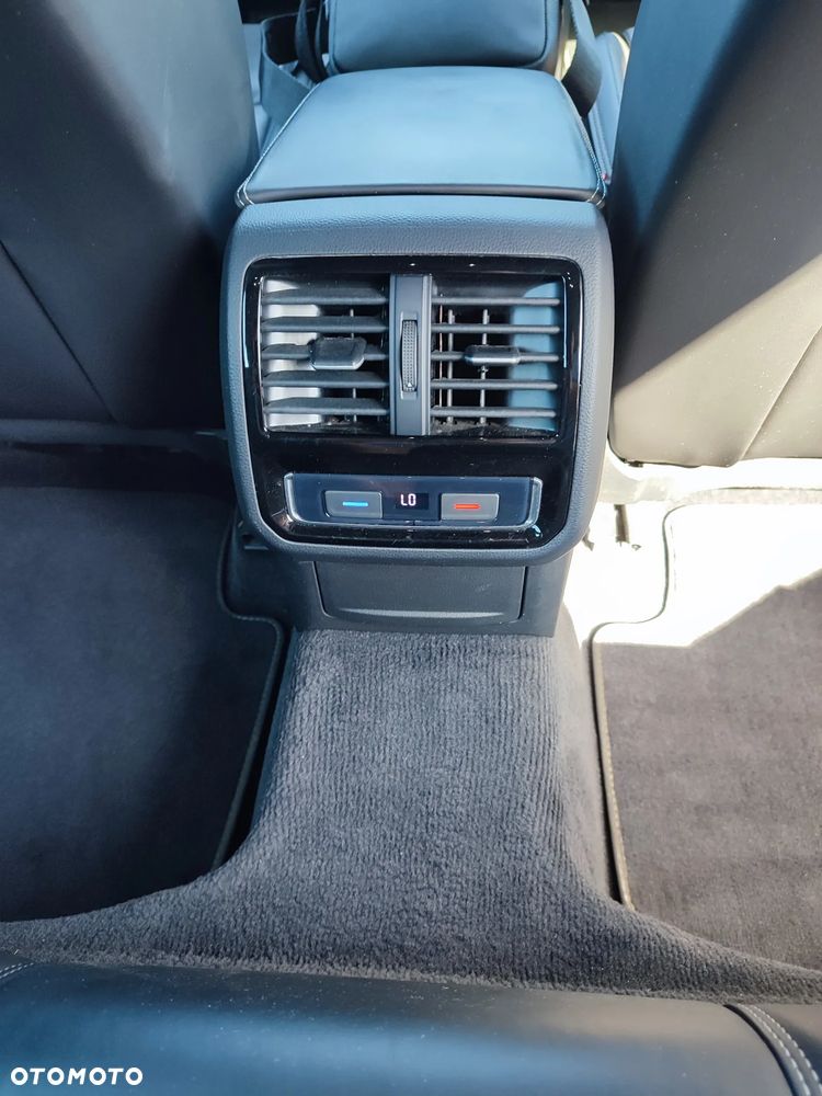 Volkswagen Passat 2.0 TDI SCR DSG Comfortline - 25