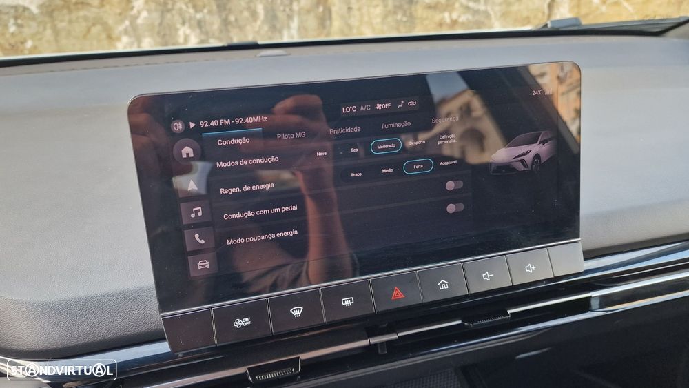 MG MG4 64 kWh Luxury - 25