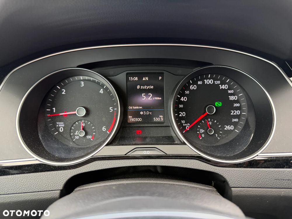 Volkswagen Passat 2.0 TDI SCR DSG Comfortline - 19