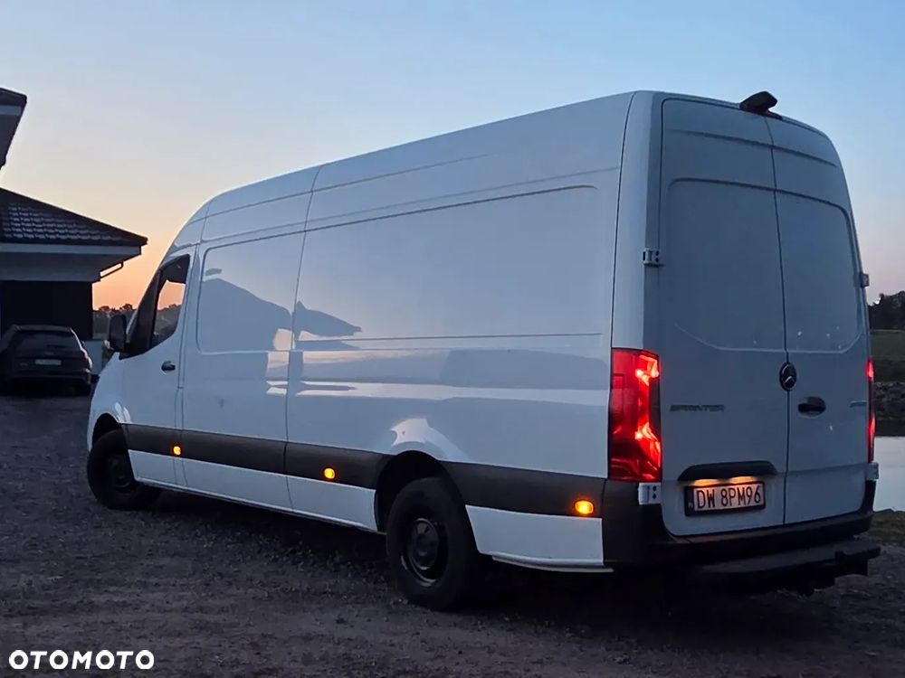 Mercedes-Benz Sprinter - 4