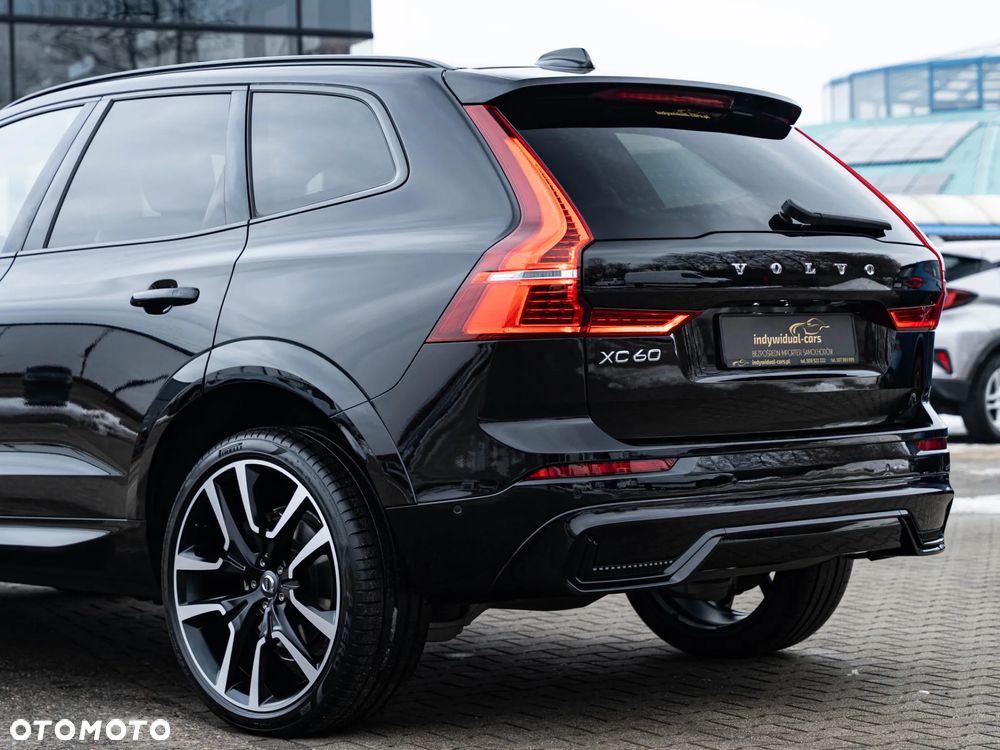 Volvo XC 60 B4 D AWD Plus Dark - 11