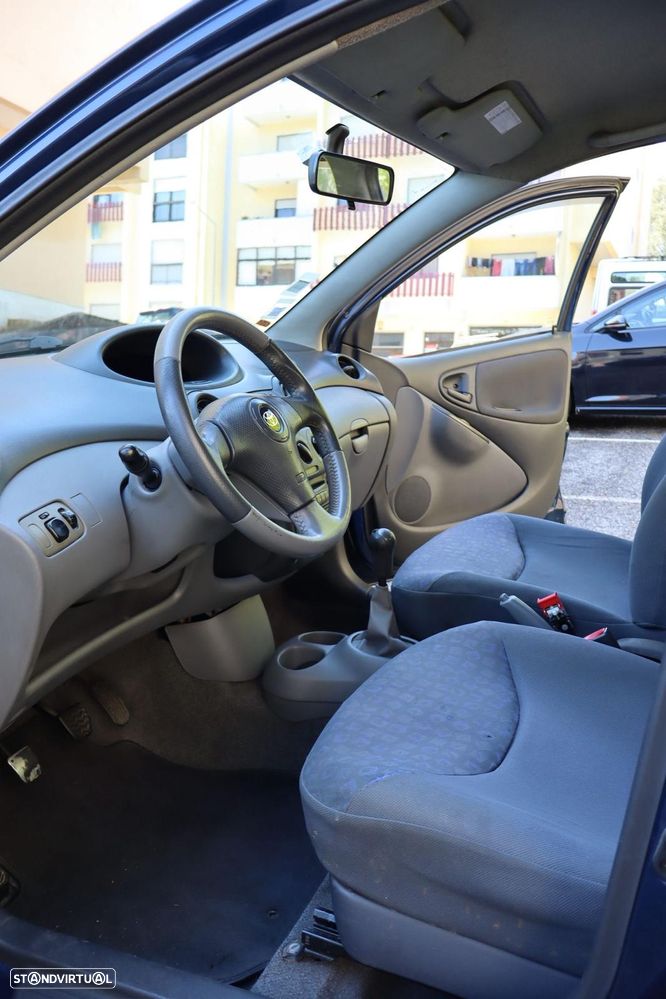 Toyota Yaris 1.0 Sol - 6