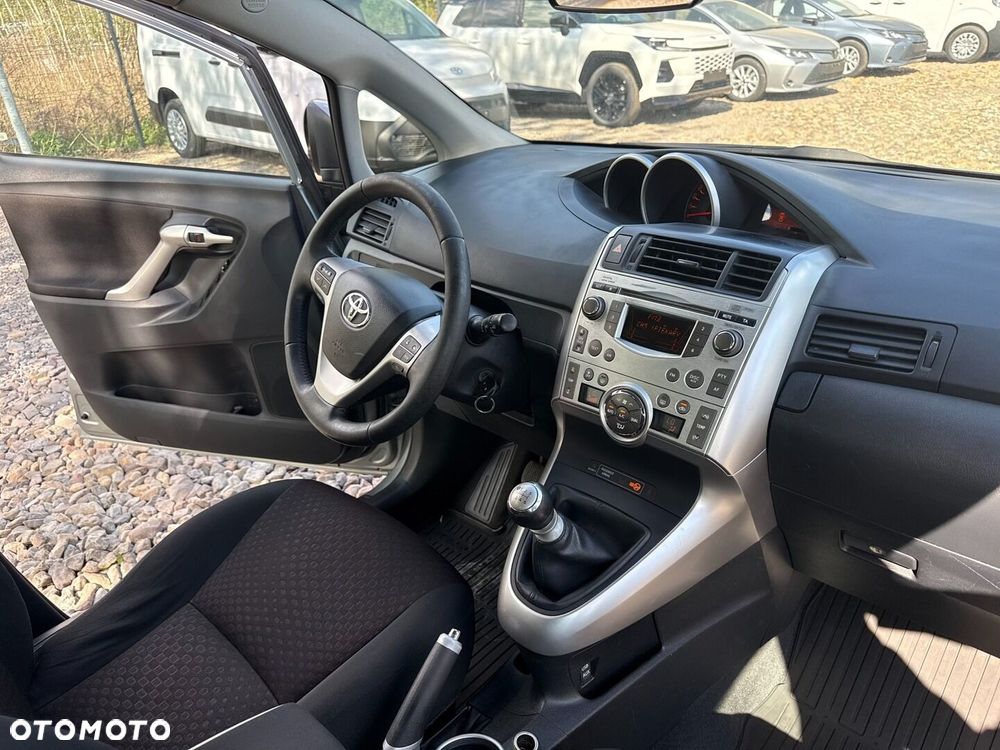 Toyota Verso 2.0 D-4D Premium 7os - 25