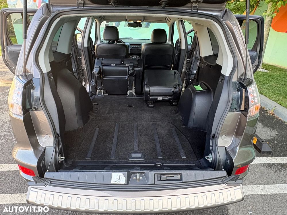 Mitsubishi Outlander 2.2 DI-D 4WD Intense - 13