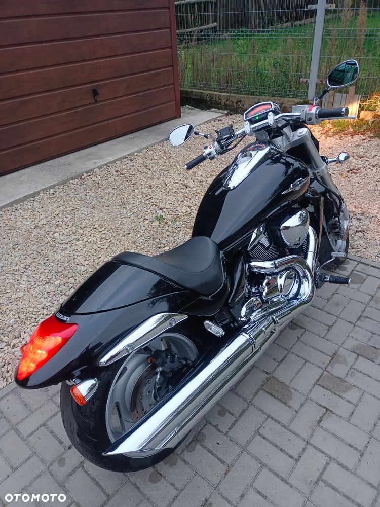 Suzuki Intruder - 11