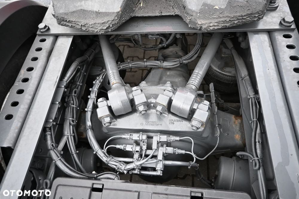 Mercedes-Benz Actros L - 17