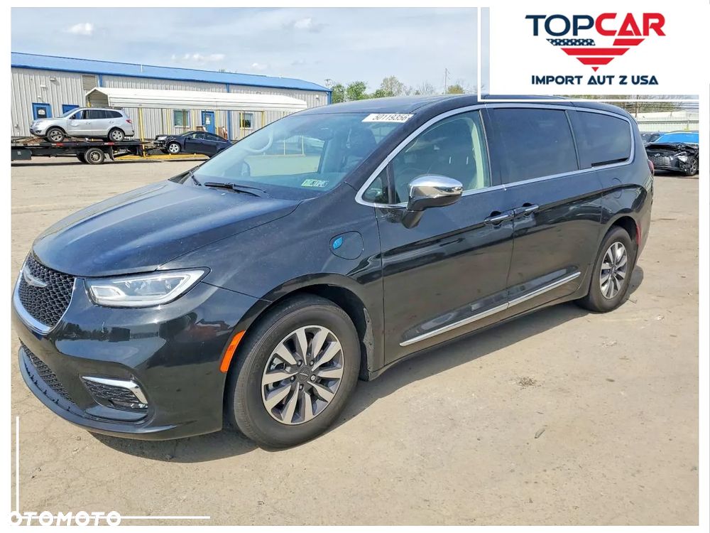 Chrysler Pacifica - 1