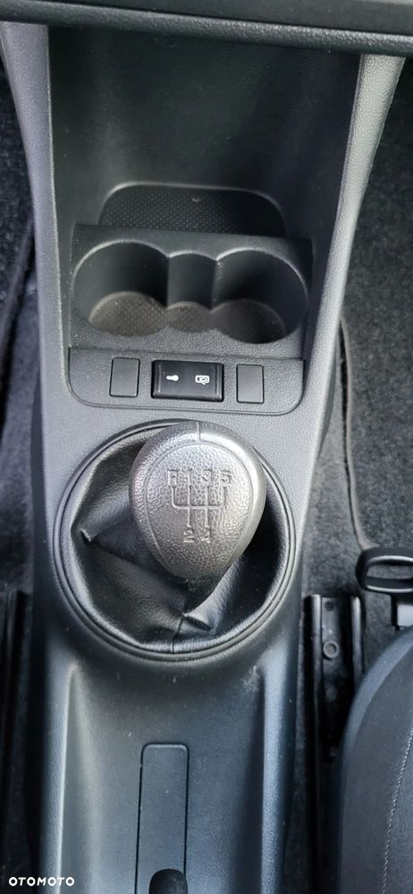 Skoda Fabia 1.2 HTP Ambiente - 19