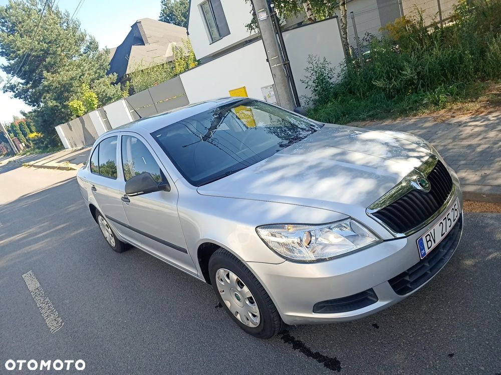 Skoda Octavia 1.6 Ambiente - 5