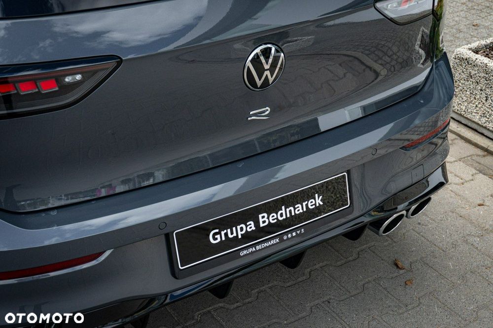 Volkswagen Golf - 11