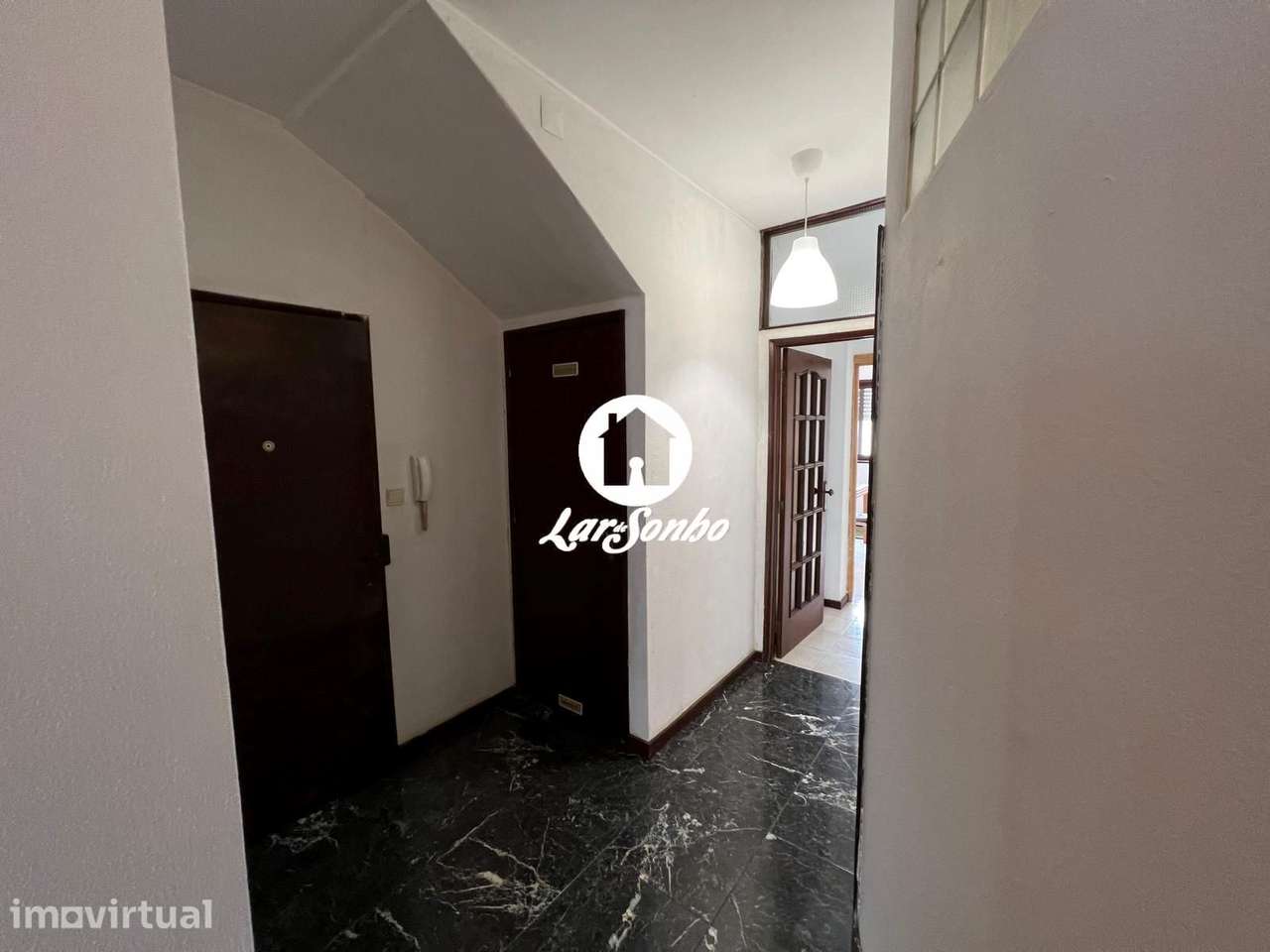Apartamento T2 com CAVE e TERRAÇO de 80m2 à constituição - Grande imagem: 5/19