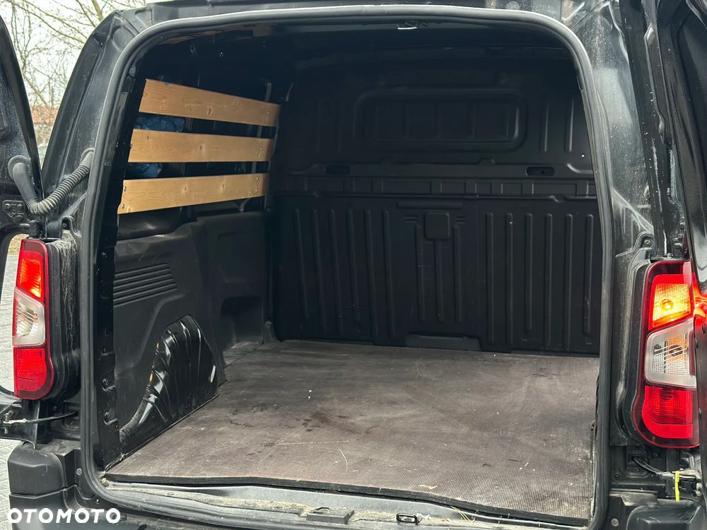 Opel COMBO - 19