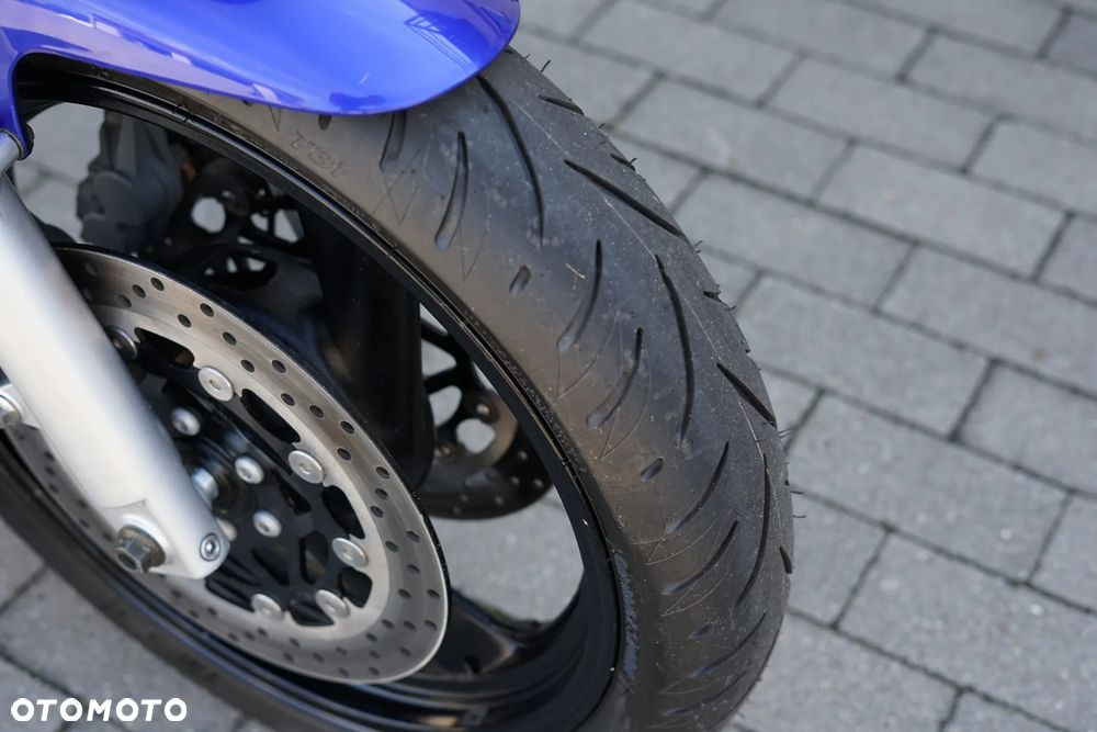 Yamaha FZS - 16