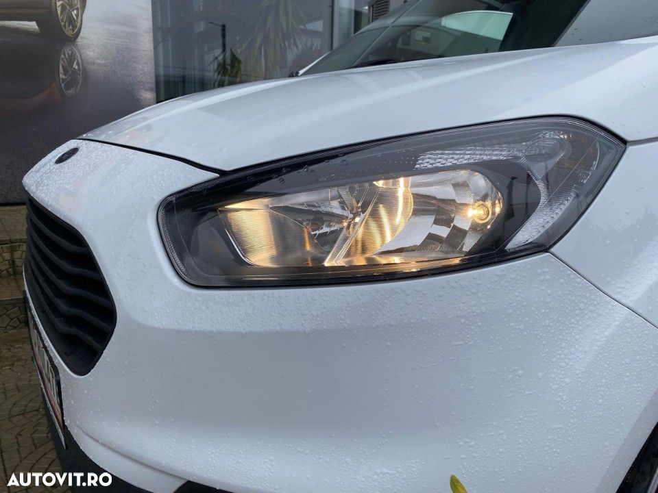 Ford Transit Courier - 20