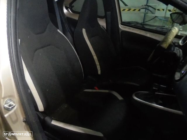 Carro MOT: 1KR  CXVEL TOYOTA AYGO X 2023 1.0 VVTI 72CV 5P BEGE GASOLINA - 7