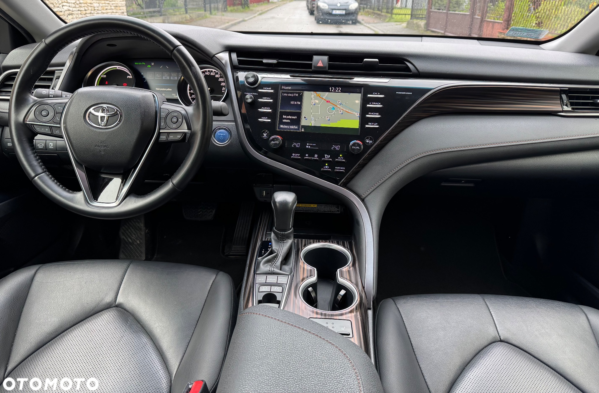 Toyota Camry 2.5 Hybrid Executive CVT - 12