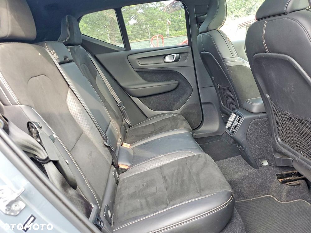 Volvo XC 40 T5 AWD R-Design - 9