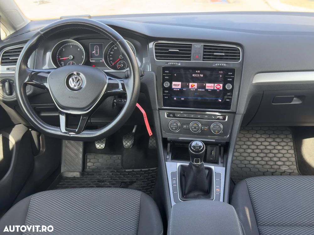 Volkswagen Golf 1.6 TDI Trendline - 8