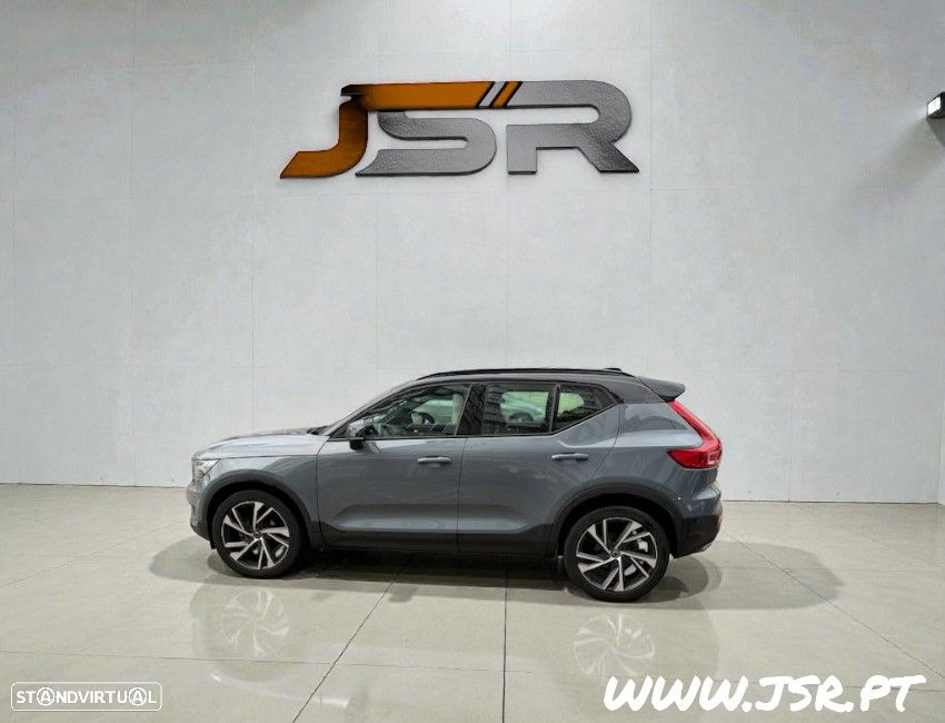 Volvo XC 40 2.0 D3 R-Design AWD Geartronic - 3