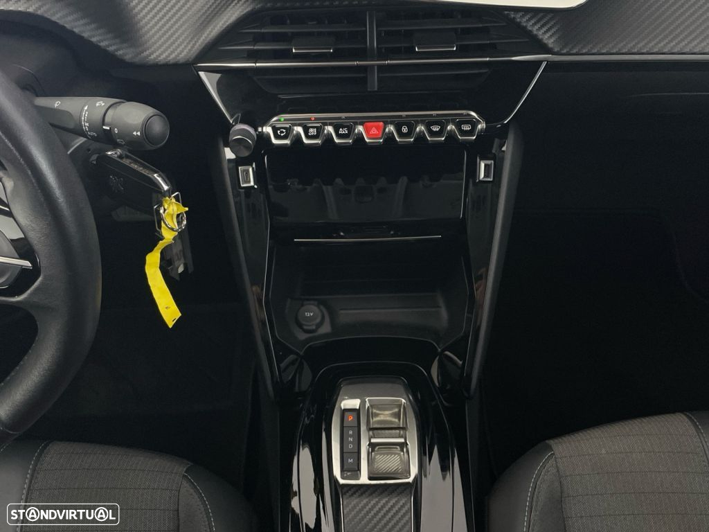 Peugeot 208 - 16