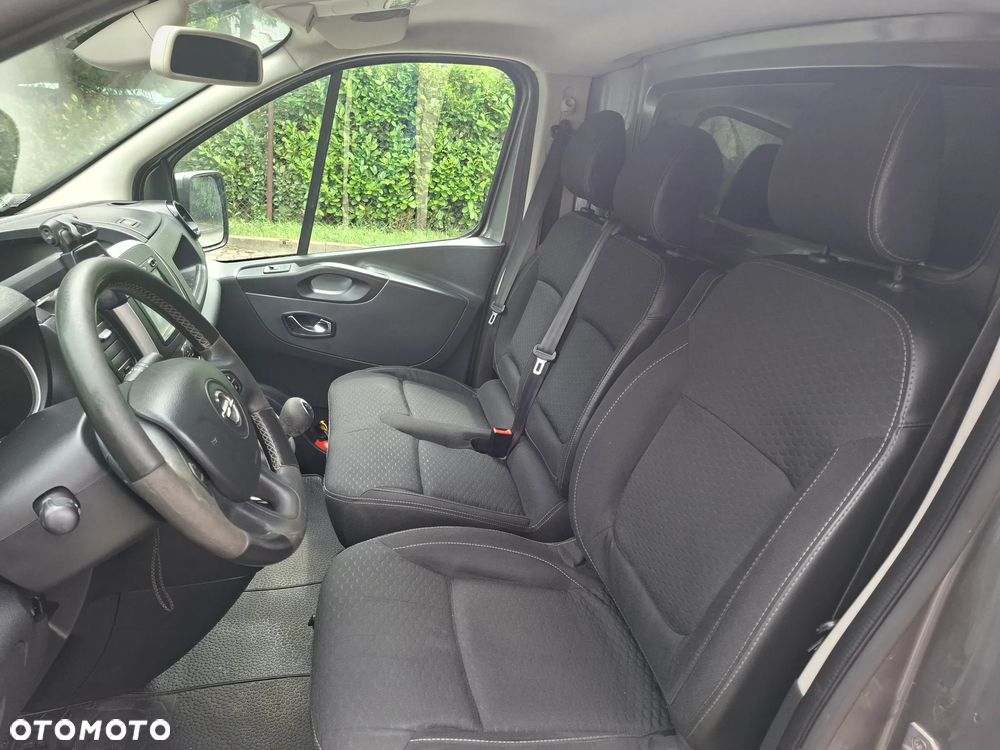 Opel Vivaro - 24