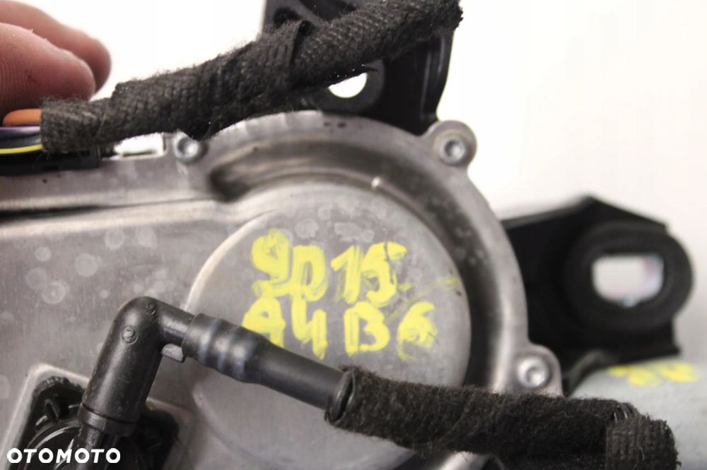 AUDI A4 B6 00R- SILNICZEK MECHANIZM WYCIERACZKI TYŁ 8E9955711 - 4