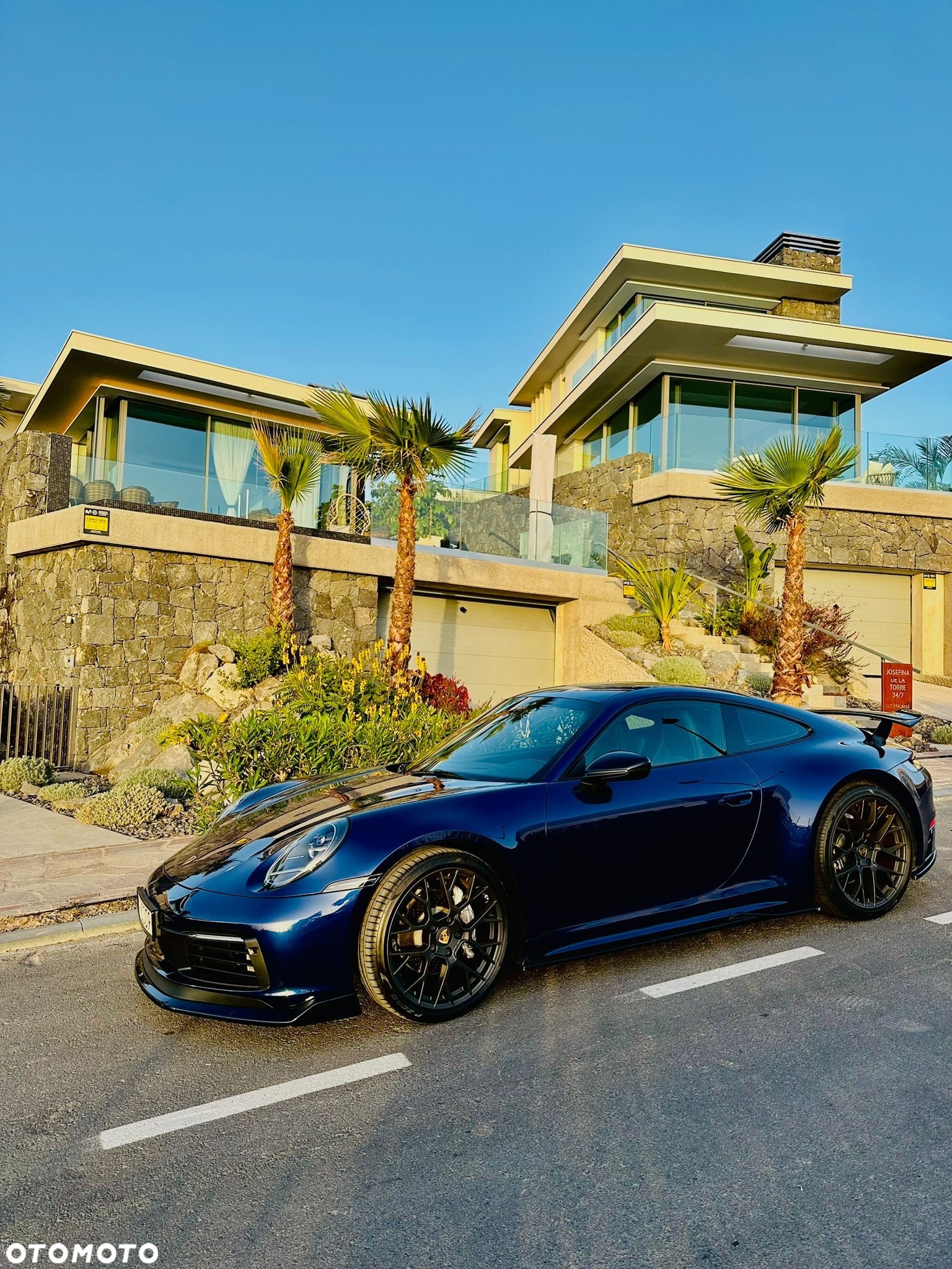 Porsche 911 Carrera - 2