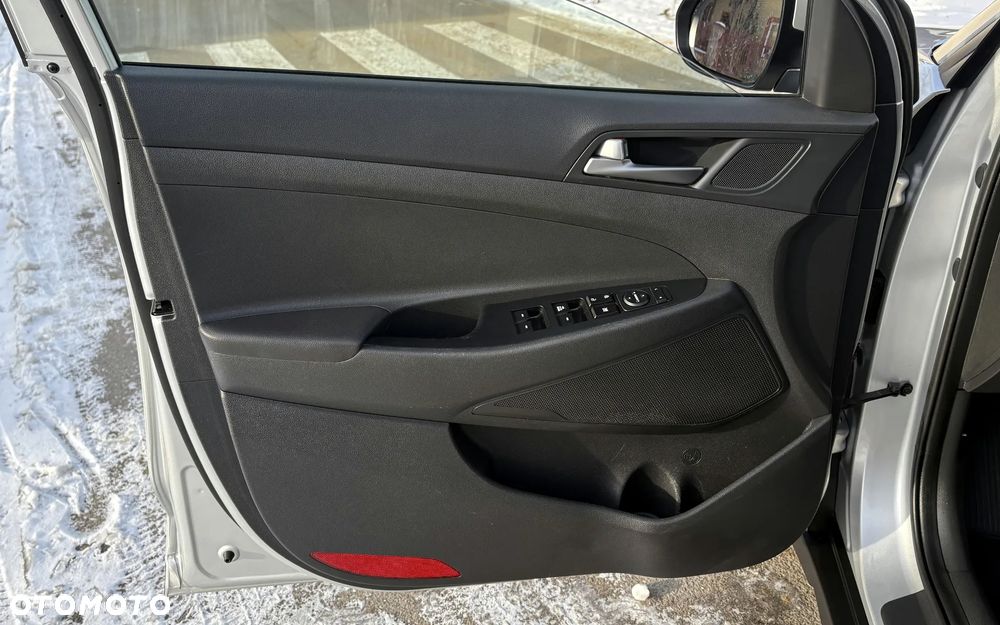 Hyundai Tucson blue 1.7 CRDi 2WD Style - 24