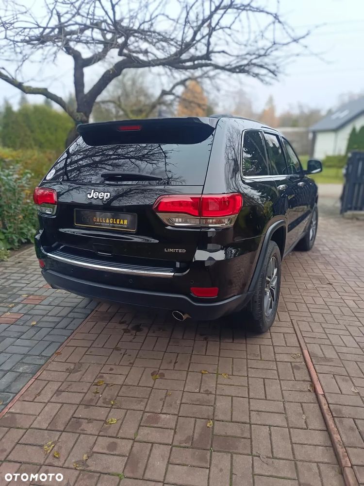 Jeep Grand Cherokee - 16