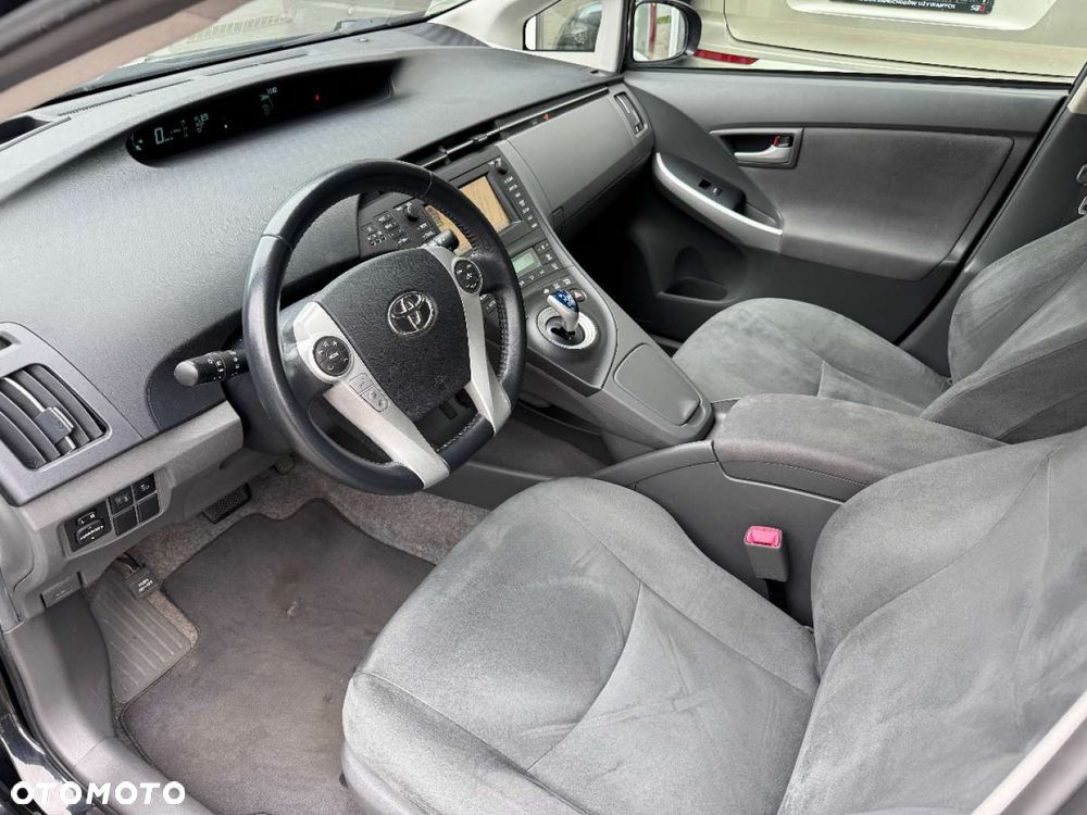 Toyota Prius 1.8 HSD Life - 17