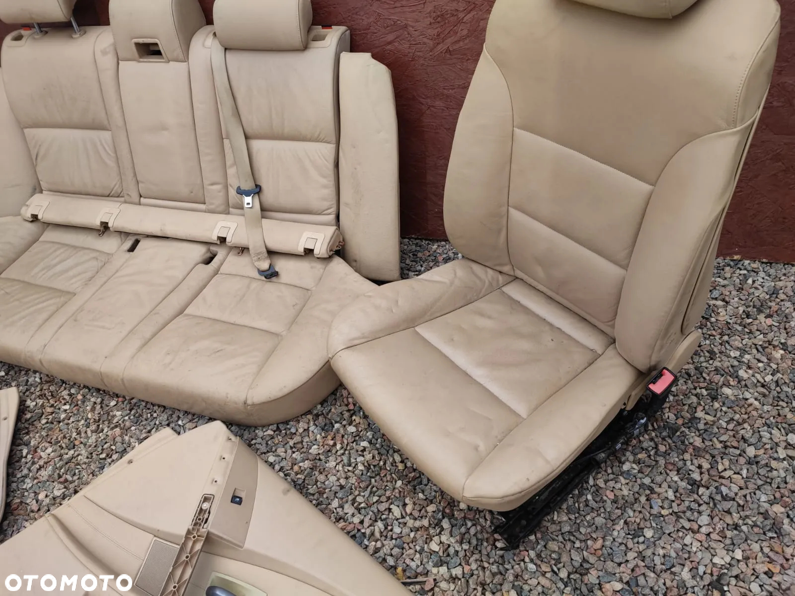 BMW E61. ORYGINALNE KOMPLETNE WNĘTRZE W KOLORZE BEŻOWYM ( FOTELE PRZEDNIE + KANAPA TYŁ + BOCZKI ) EUROPA O NR: 7 076 167 / 7 076 168 / 7 078 729 / 7 078 730 / 7 112 931 / 7 136 060 OEM. W DOBRYM STANIE. - 10
