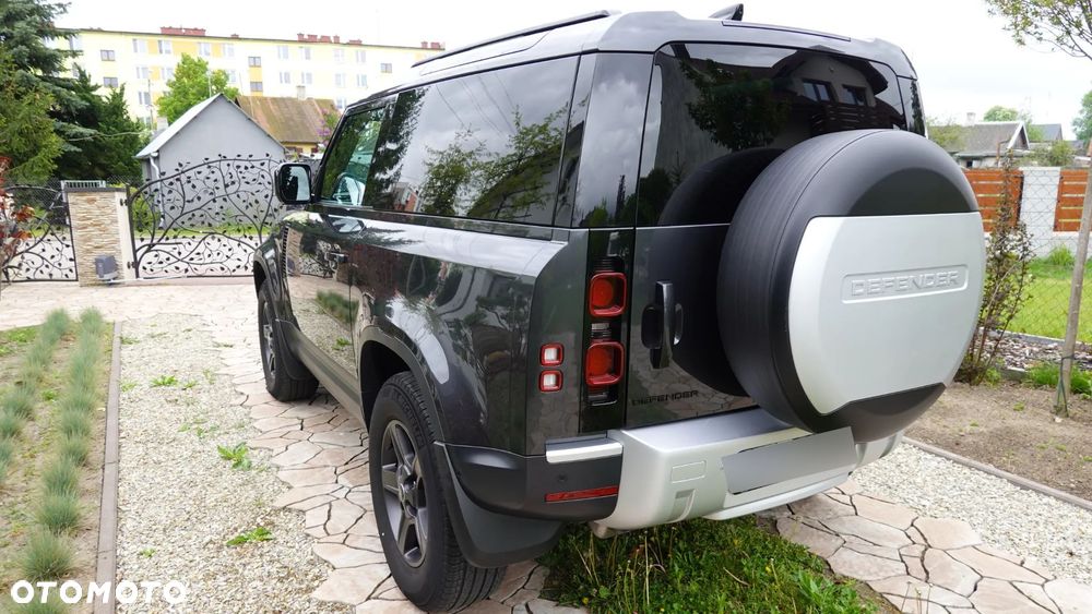 Land Rover Defender - 6
