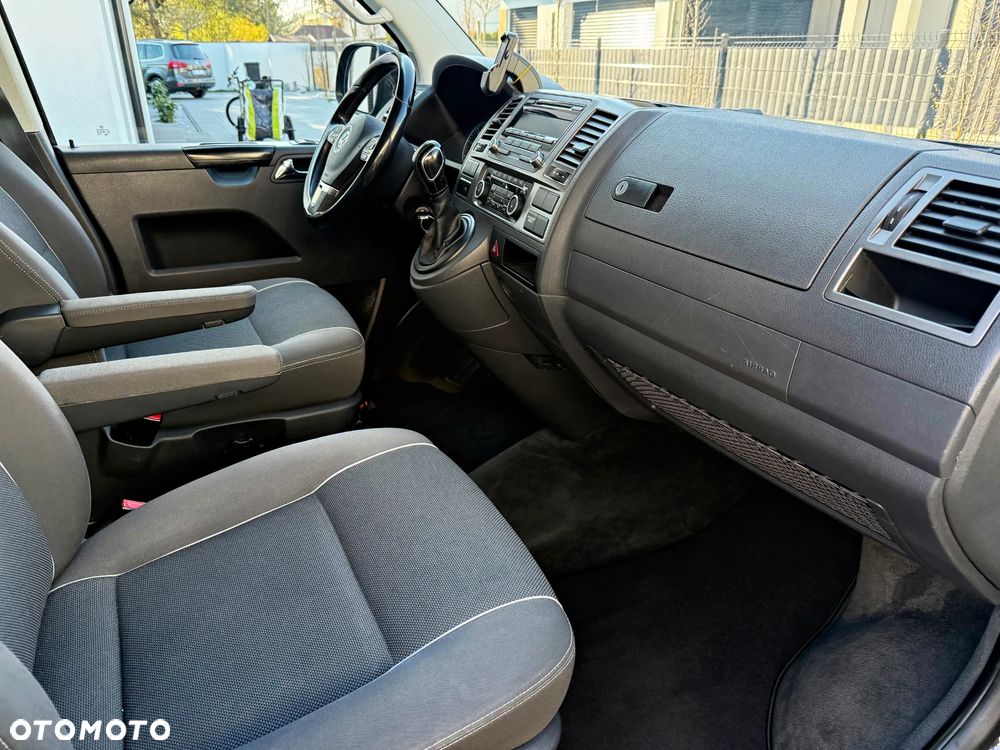 Volkswagen Multivan - 25