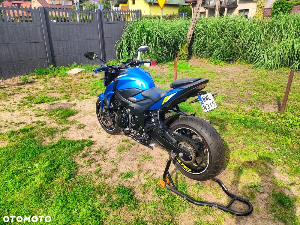 Suzuki GSX - 10