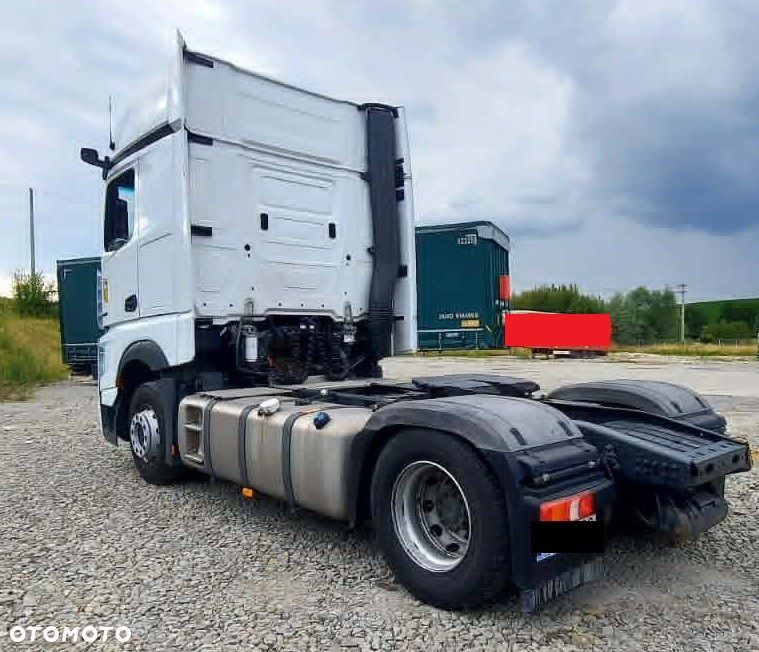 Mercedes-Benz Actros - 8