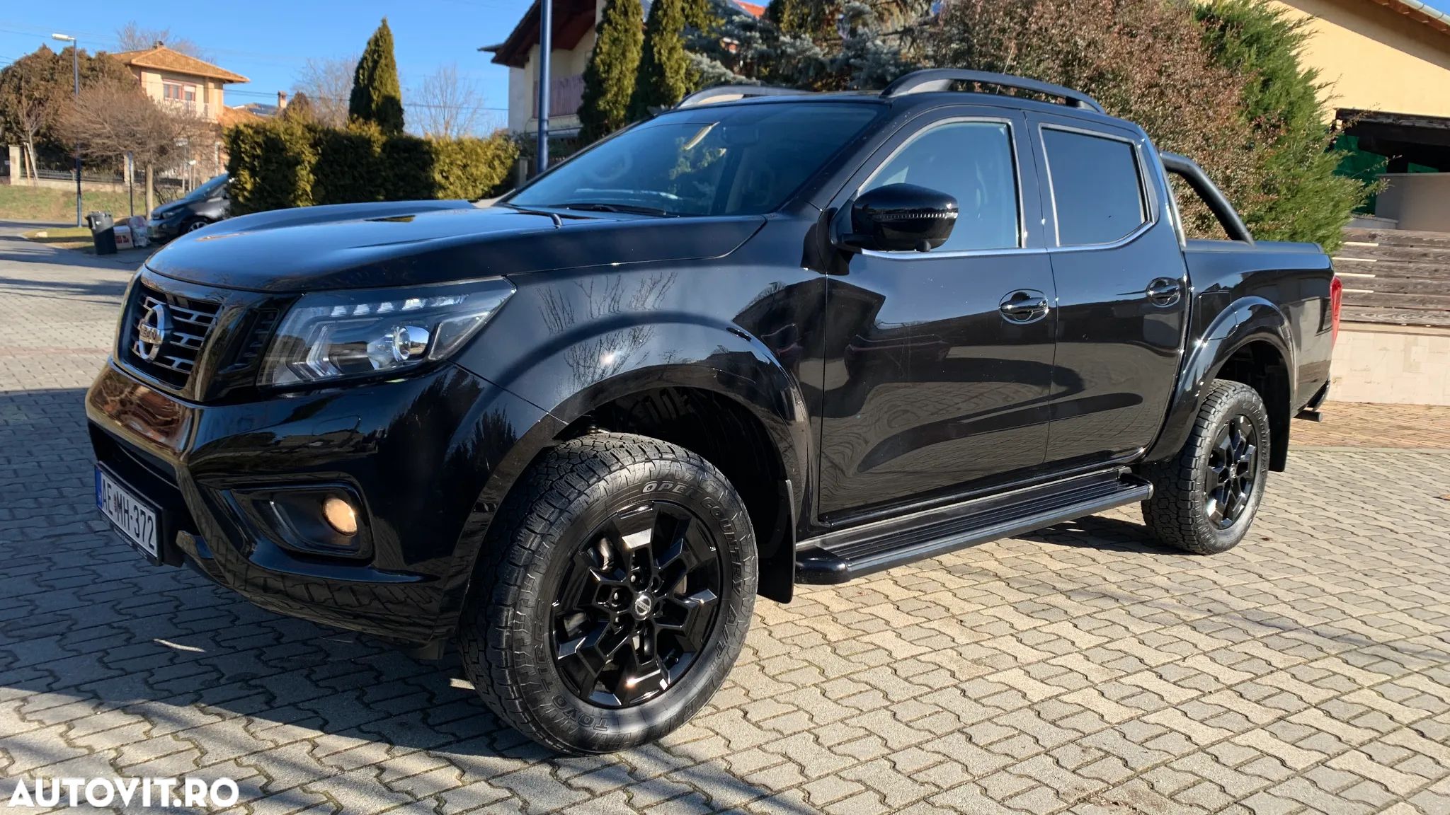 Nissan Navara 2.3 dCi Bi Turbo Double Cab Tekna Aut. - 1