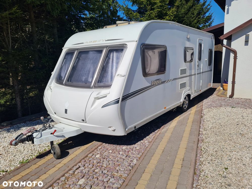 SWIFT ABBEY. VOGUE 530 - 1